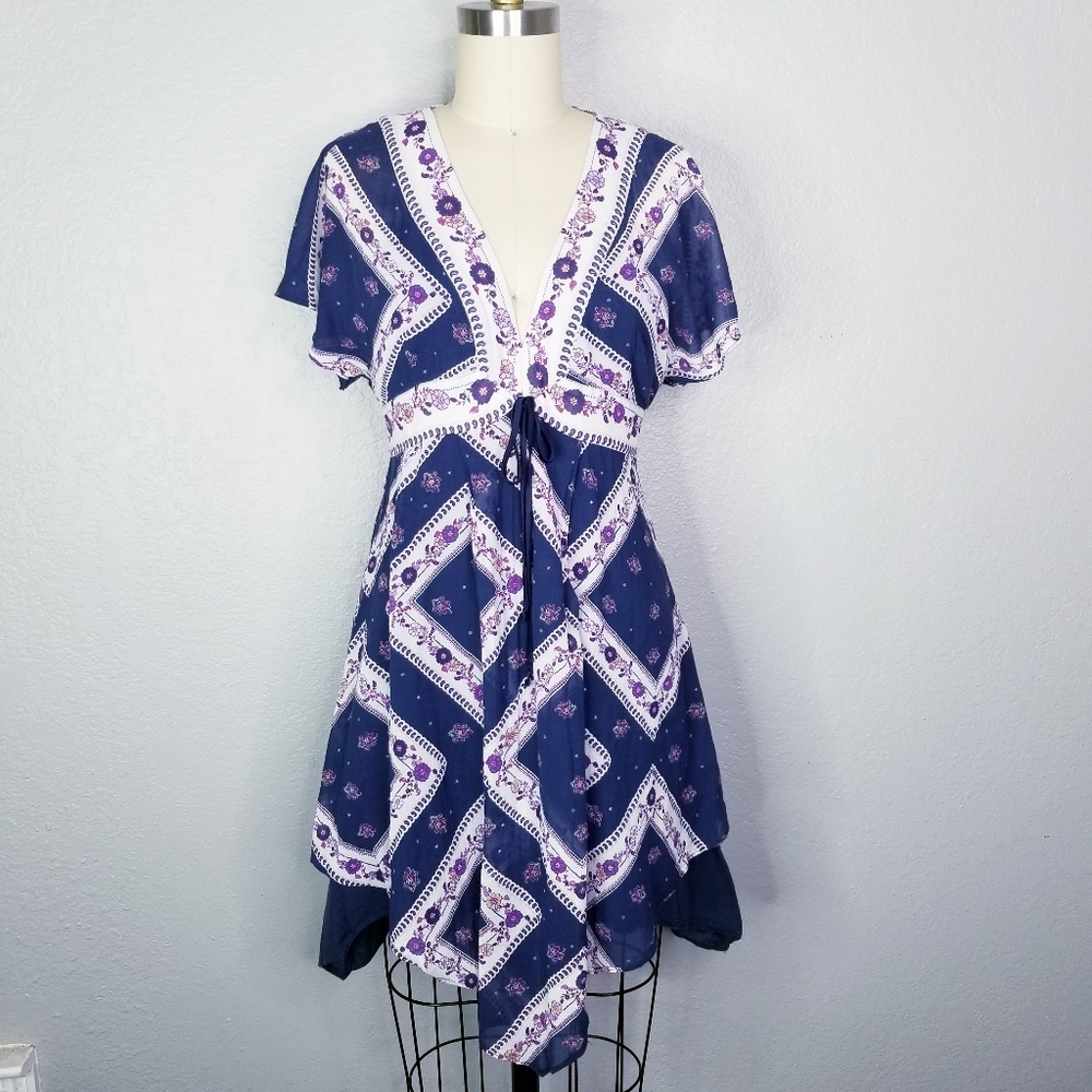 Bcbgeneration handkerchief asymetrical dress size 4